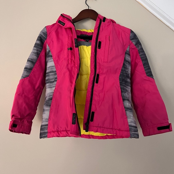 Pink snowboarding coat for small girl size 7/8 - Picture 4 of 8